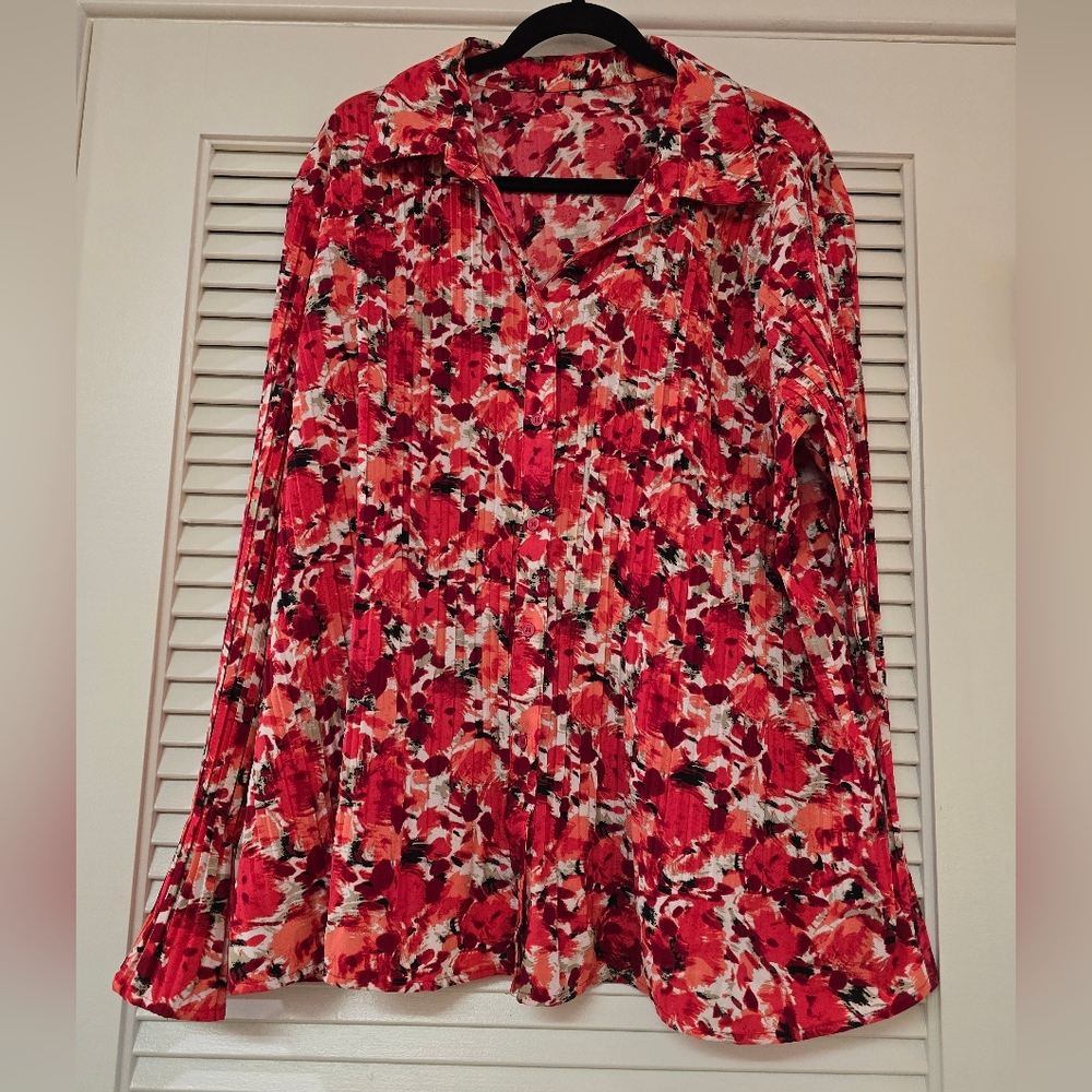(Plus-Size) Floral Flowy Long-Sleeve Button Top